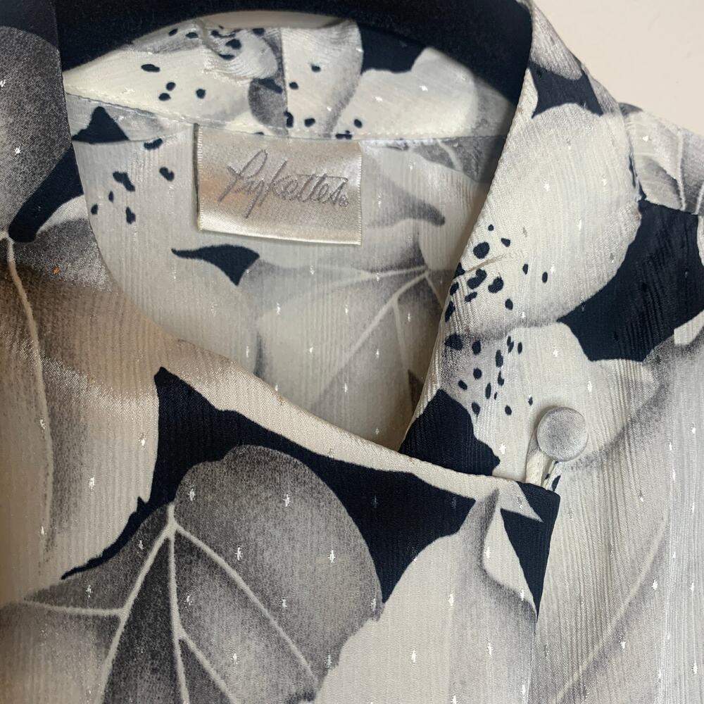 Vintage Black White Floral Blouse Sz Medium - Picture 7 of 8